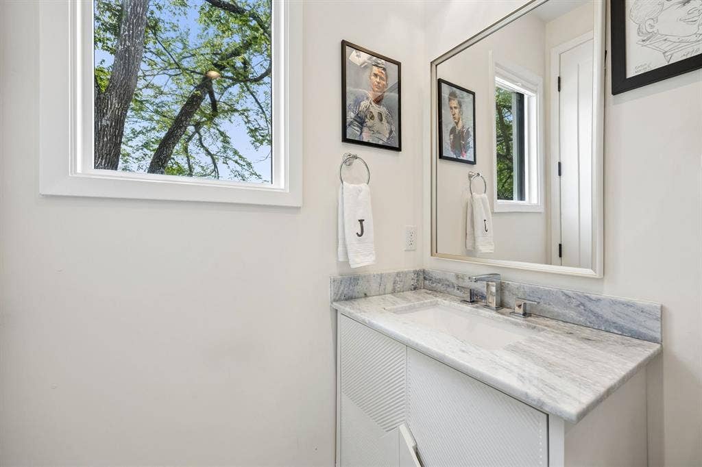 4437 Grassmere Lane, University Park, TX 75205 4437 Grassmere Ln - Tom Hughes Team