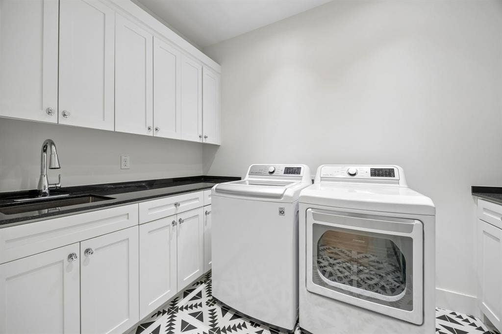 4437 Grassmere Lane, University Park, TX 75205 4437 Grassmere Ln - Tom Hughes Team