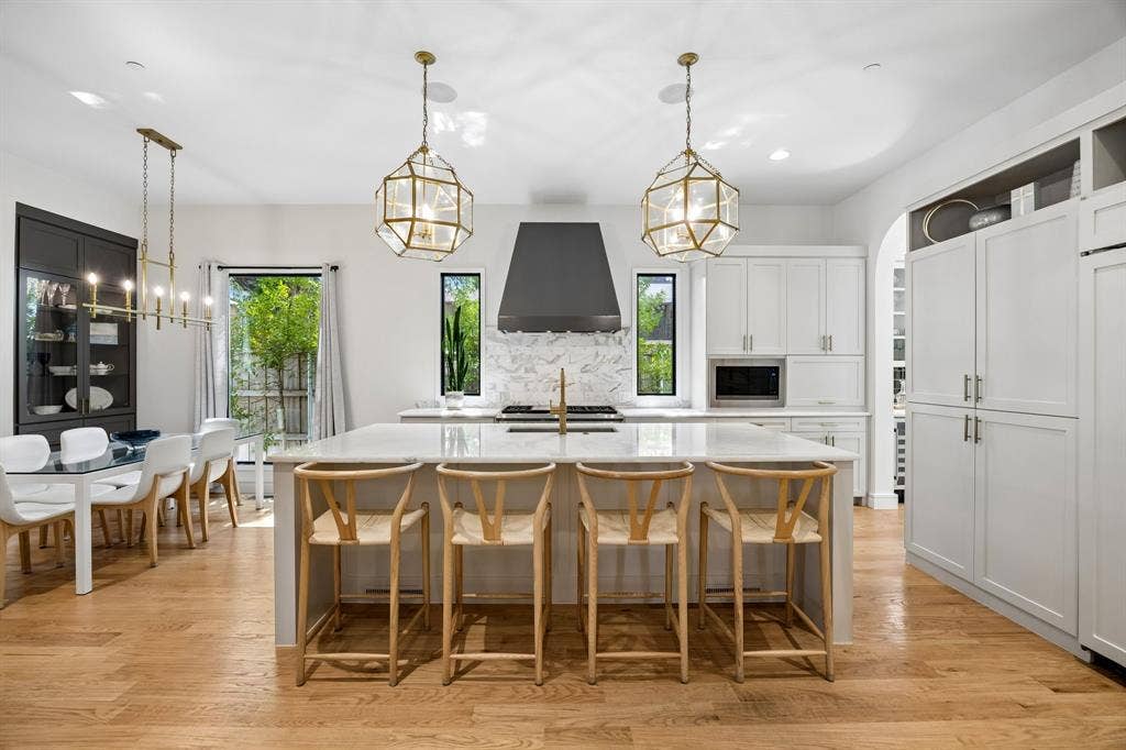 4437 Grassmere Lane, University Park, TX 75205 4437 Grassmere Ln - Tom Hughes Team