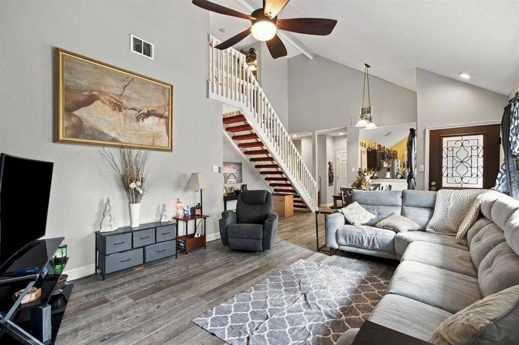 3825 Branch Hollow Circle, Carrollton, TX 75007 3825 Branch Hollow Circle, Carrollton, TX 75007