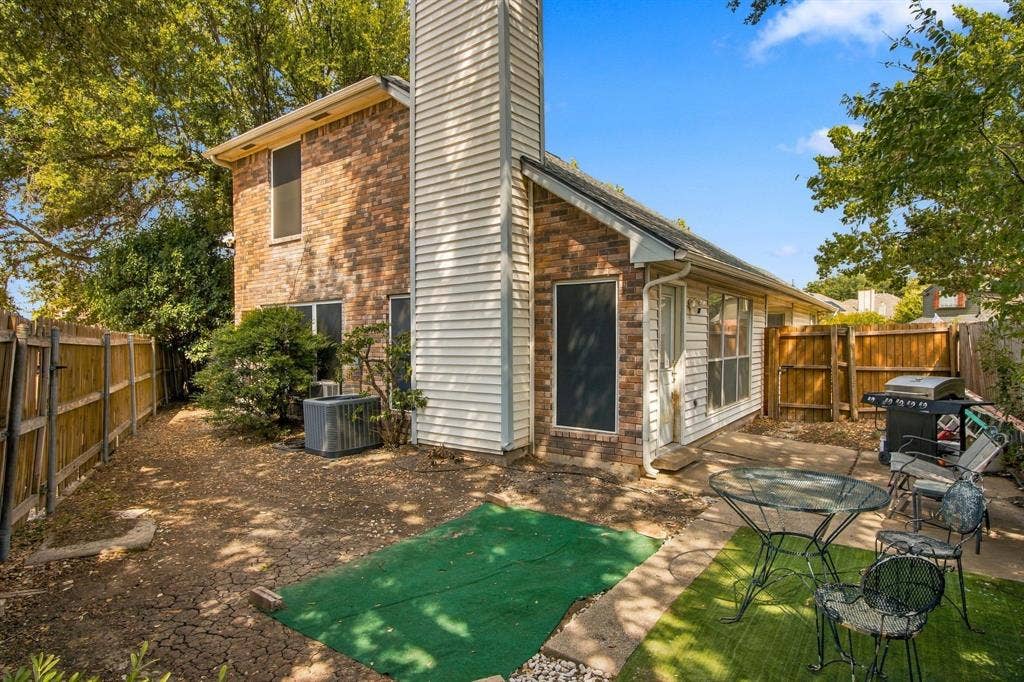 3825 Branch Hollow Circle, Carrollton, TX 75007 3825 Branch Hollow Circle, Carrollton, TX 75007