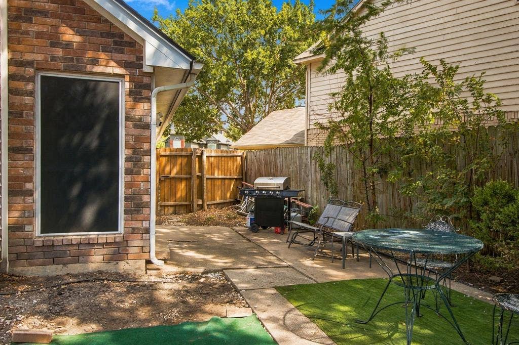 3825 Branch Hollow Circle, Carrollton, TX 75007 3825 Branch Hollow Circle, Carrollton, TX 75007