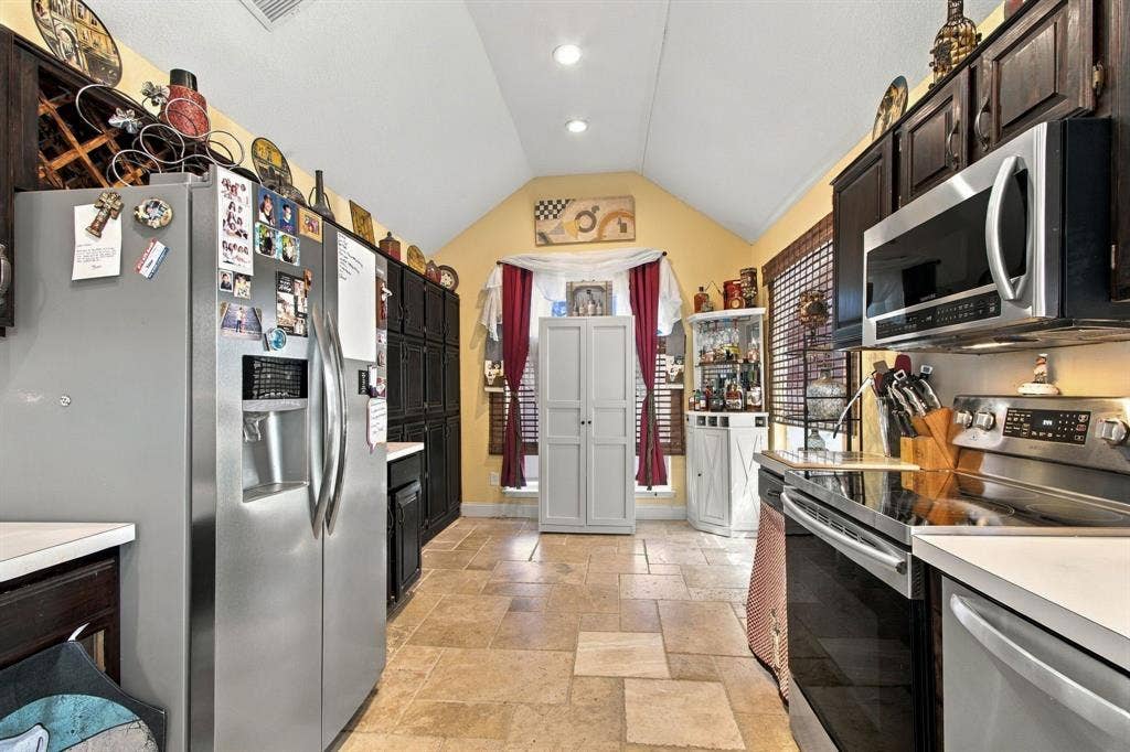 3825 Branch Hollow Circle, Carrollton, TX 75007 3825 Branch Hollow Circle, Carrollton, TX 75007