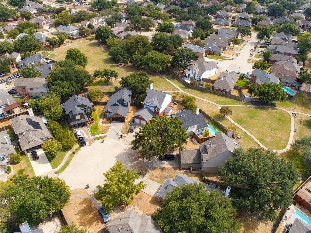 3825 Branch Hollow Circle, Carrollton, TX 75007 3825 Branch Hollow Circle, Carrollton, TX 75007