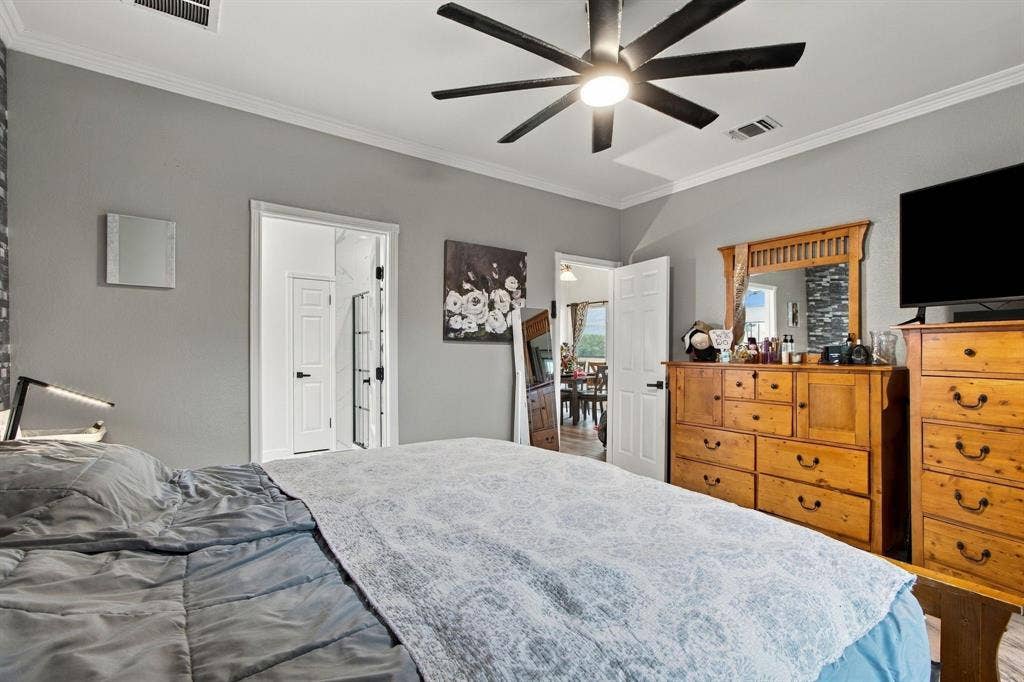 3825 Branch Hollow Circle, Carrollton, TX 75007 3825 Branch Hollow Circle, Carrollton, TX 75007