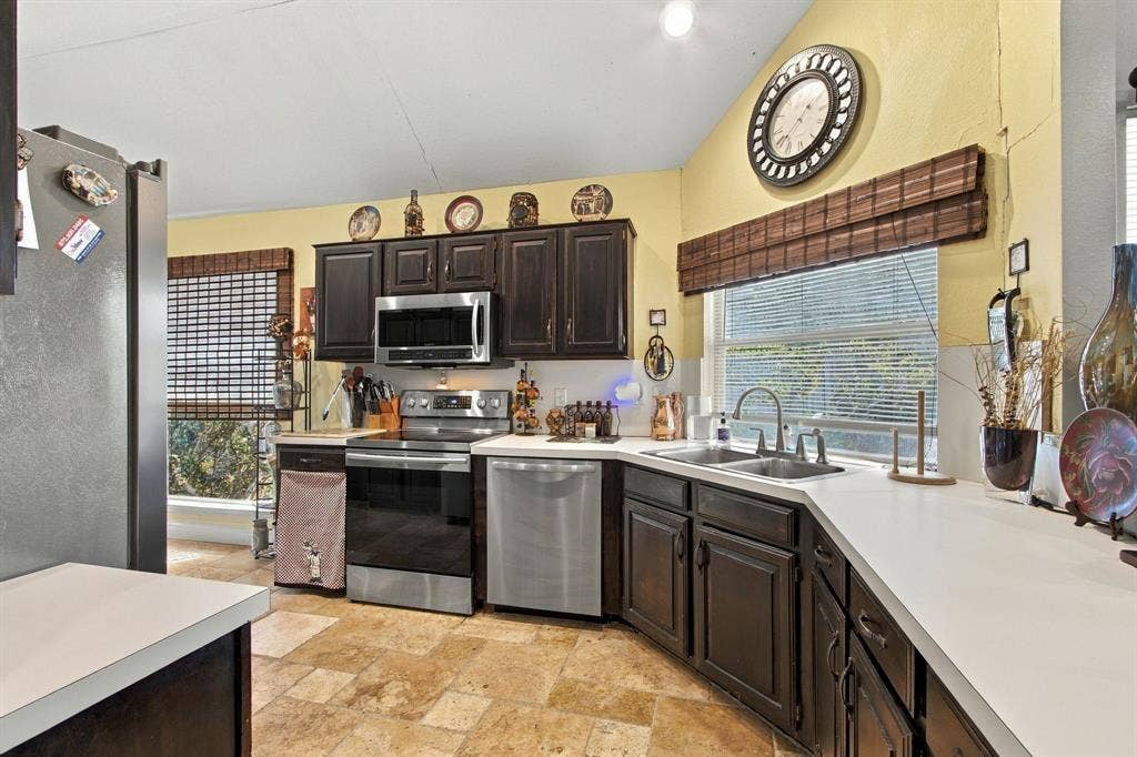 3825 Branch Hollow Circle, Carrollton, TX 75007 3825 Branch Hollow Circle, Carrollton, TX 75007