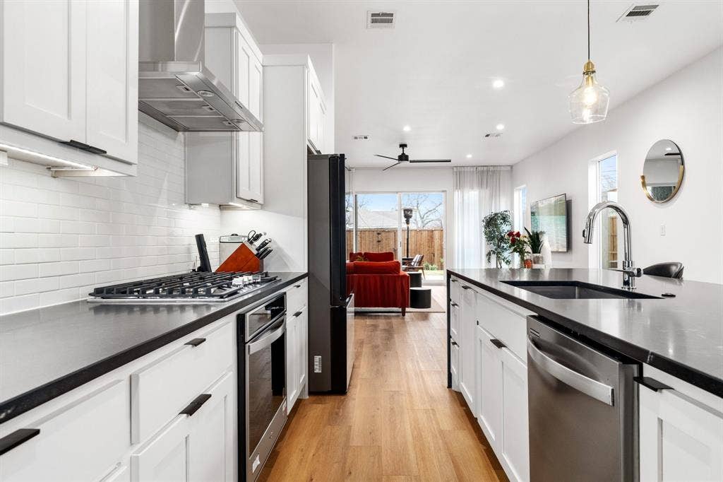 1101 Martinique Avenue, Dallas, TX 75223 1101 Martinique Avenue, Dallas, TX 75223