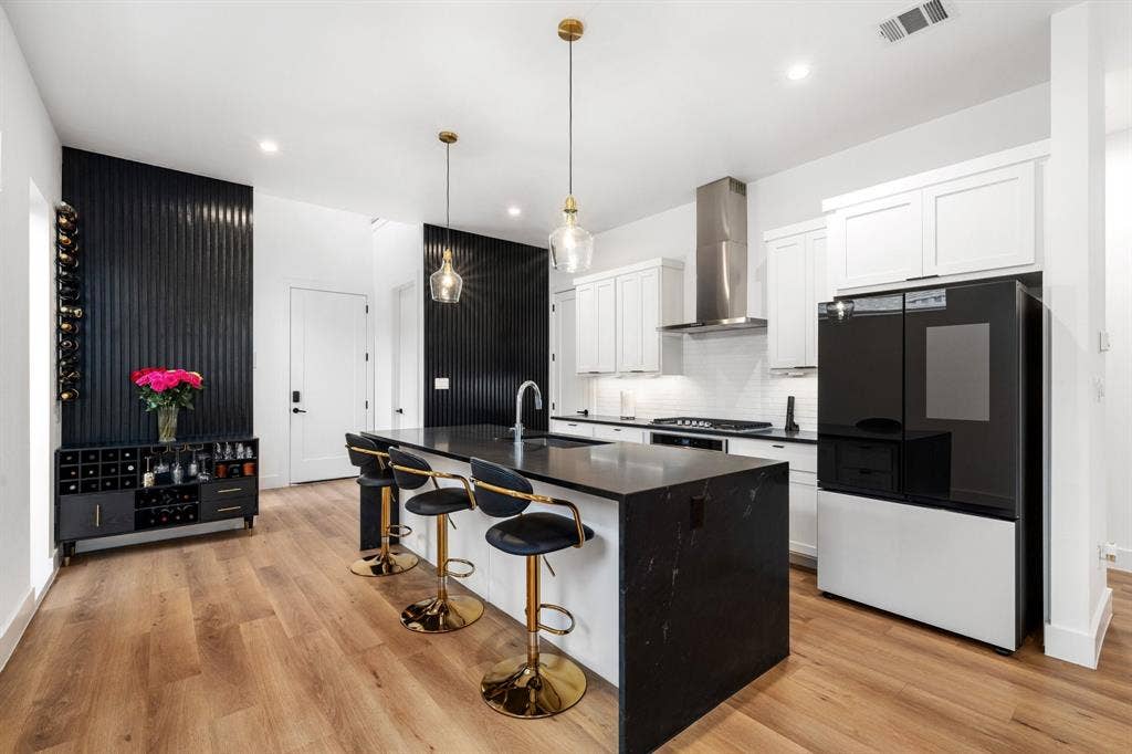 1101 Martinique Avenue, Dallas, TX 75223 1101 Martinique Avenue, Dallas, TX 75223