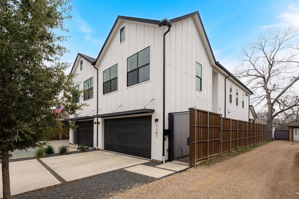 1101 Martinique Avenue, Dallas, TX 75223 1101 Martinique Avenue, Dallas, TX 75223