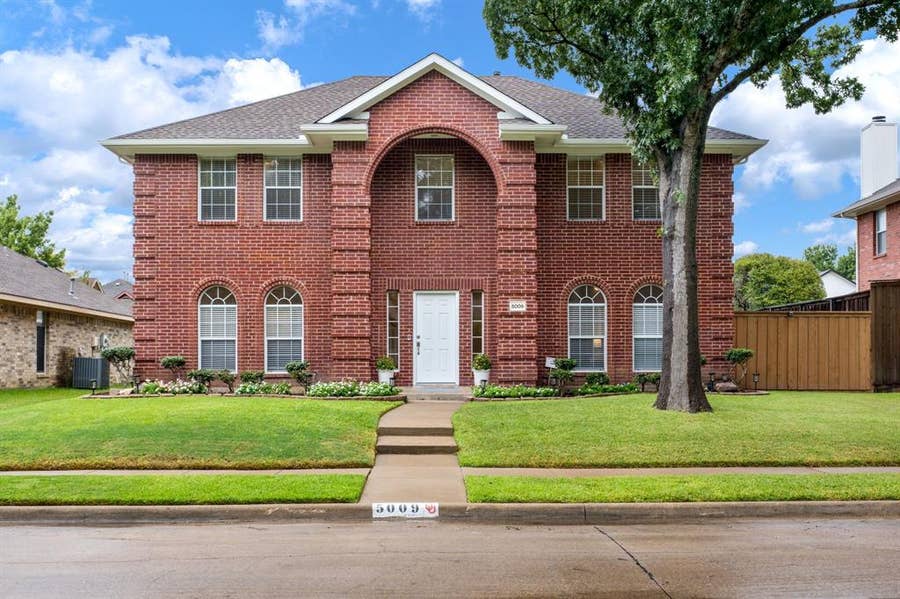 Property photo for 5009 Sandestin Court, Garland, TX