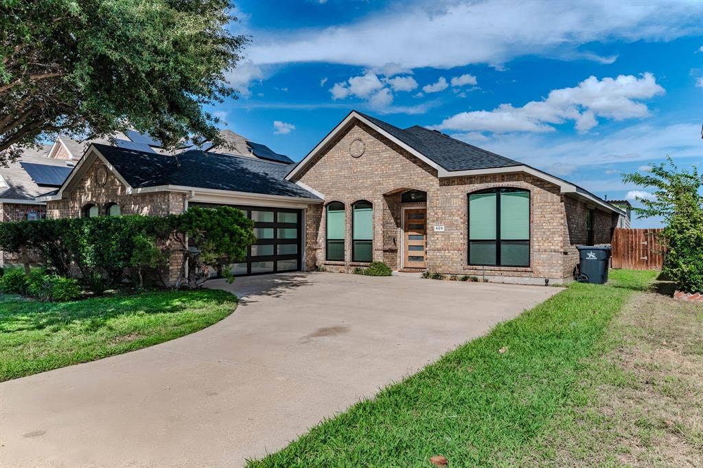 609 Bristlecone Drive, Arlington, TX 76018 609 Bristlecone Drive, Arlington, TX 76018