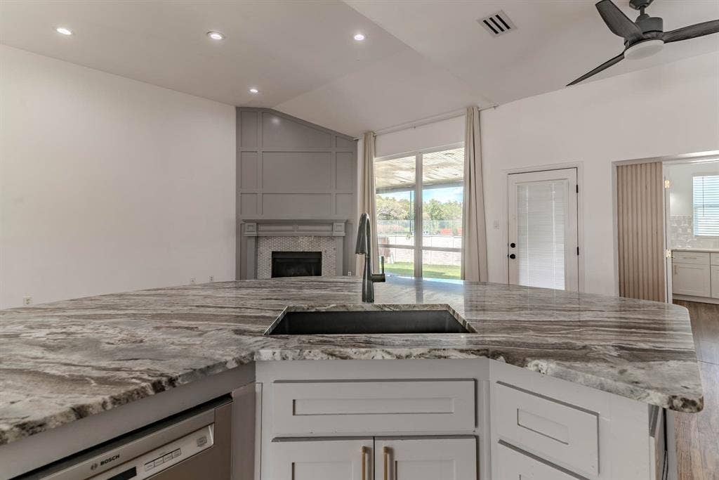 609 Bristlecone Drive, Arlington, TX 76018 609 Bristlecone Drive, Arlington, TX 76018