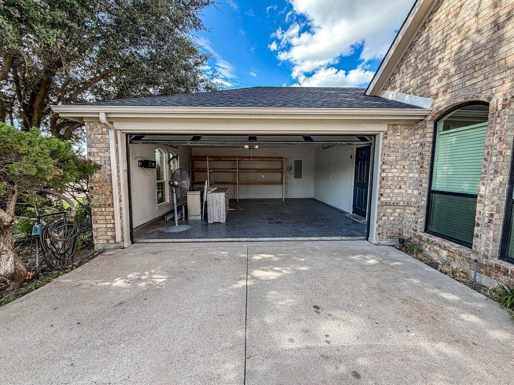 609 Bristlecone Drive, Arlington, TX 76018 609 Bristlecone Drive, Arlington, TX 76018
