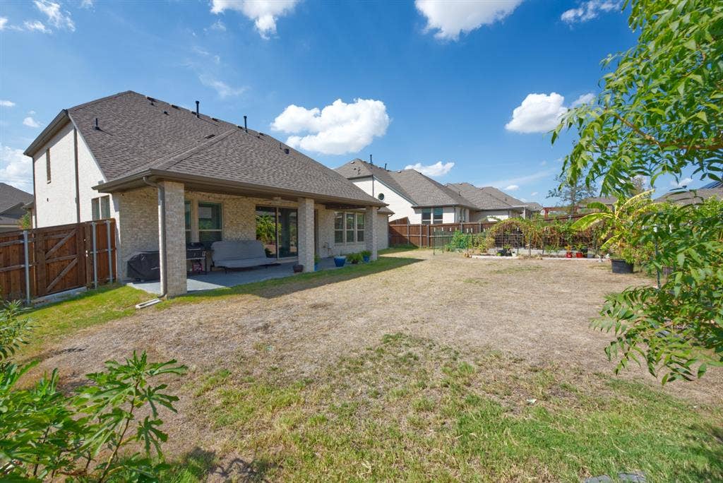 4312 Hollandwood Drive, McKinney, TX 75071 4312 Hollandwood Drive, McKinney, TX 75071