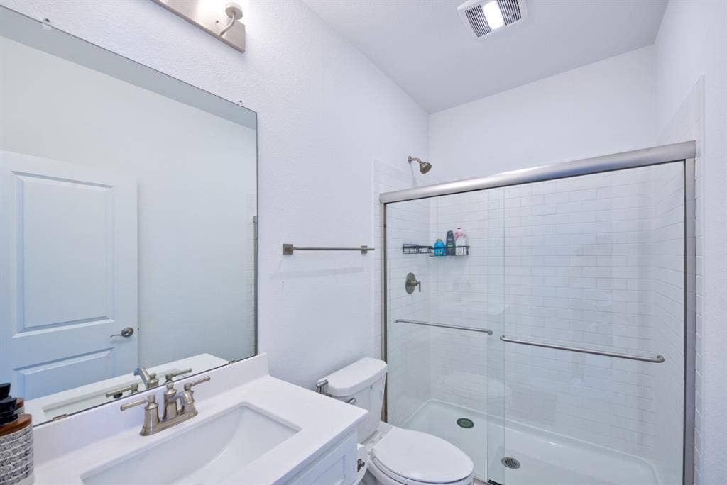 4312 Hollandwood Drive, McKinney, TX 75071 4312 Hollandwood Drive, McKinney, TX 75071