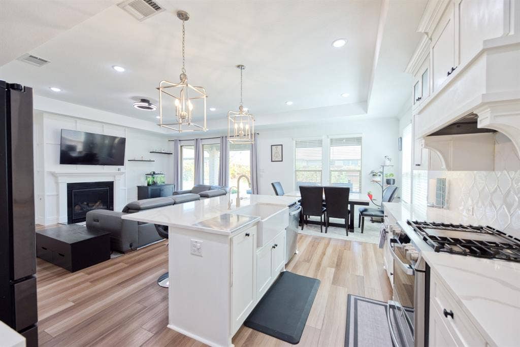 4312 Hollandwood Drive, McKinney, TX 75071 4312 Hollandwood Drive, McKinney, TX 75071