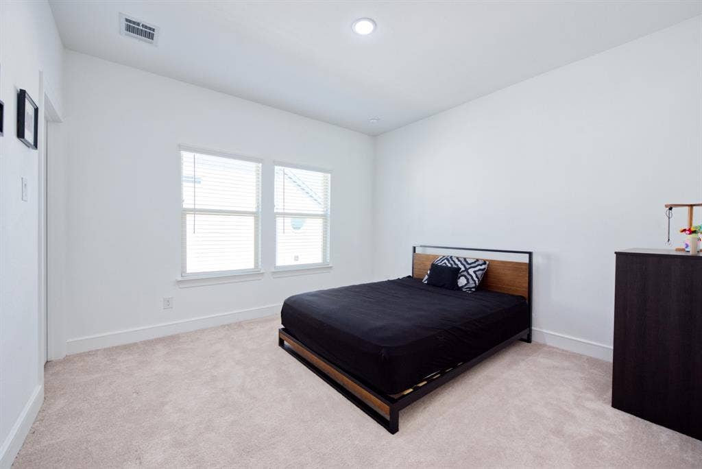 4312 Hollandwood Drive, McKinney, TX 75071 4312 Hollandwood Drive, McKinney, TX 75071