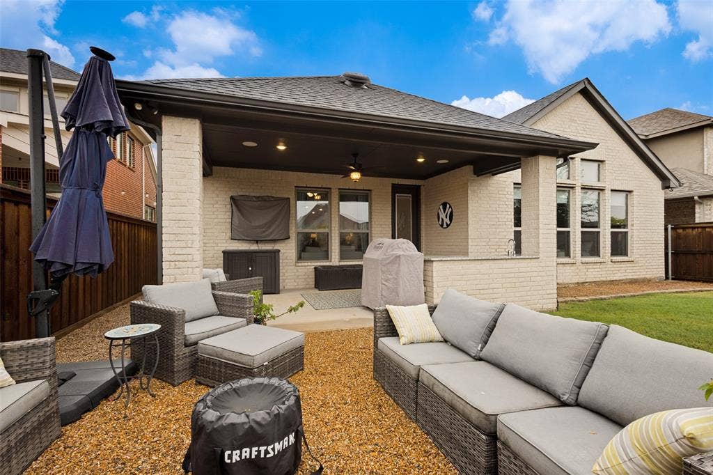 912 Lady Bird Drive, McKinney, TX 75071 outdoor seating area