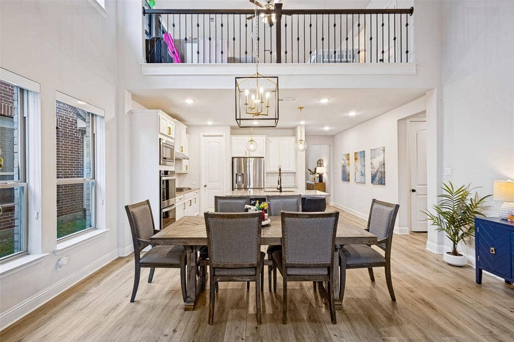 912 Lady Bird Drive, McKinney, TX 75071 Updated lighting
