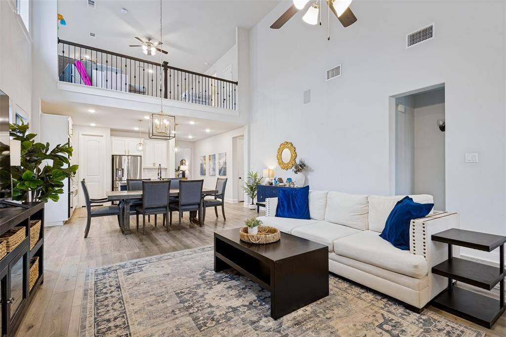 912 Lady Bird Drive, McKinney, TX 75071 High ceilings