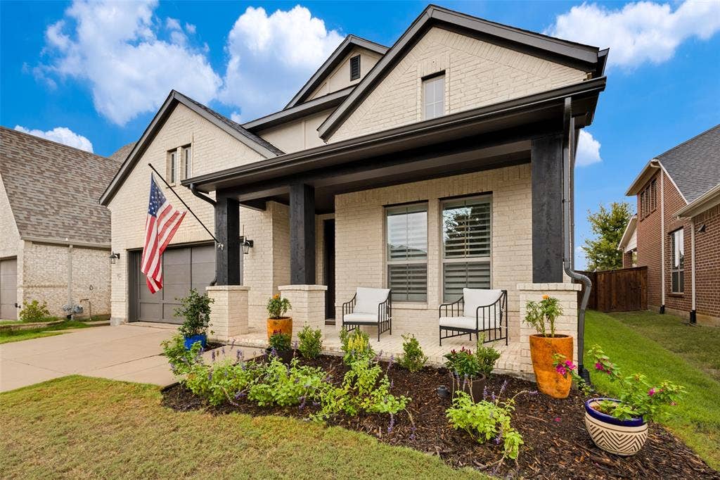 912 Lady Bird Drive, McKinney, TX 75071 WALKING distance from Frazier Elm. 4 houses down!!