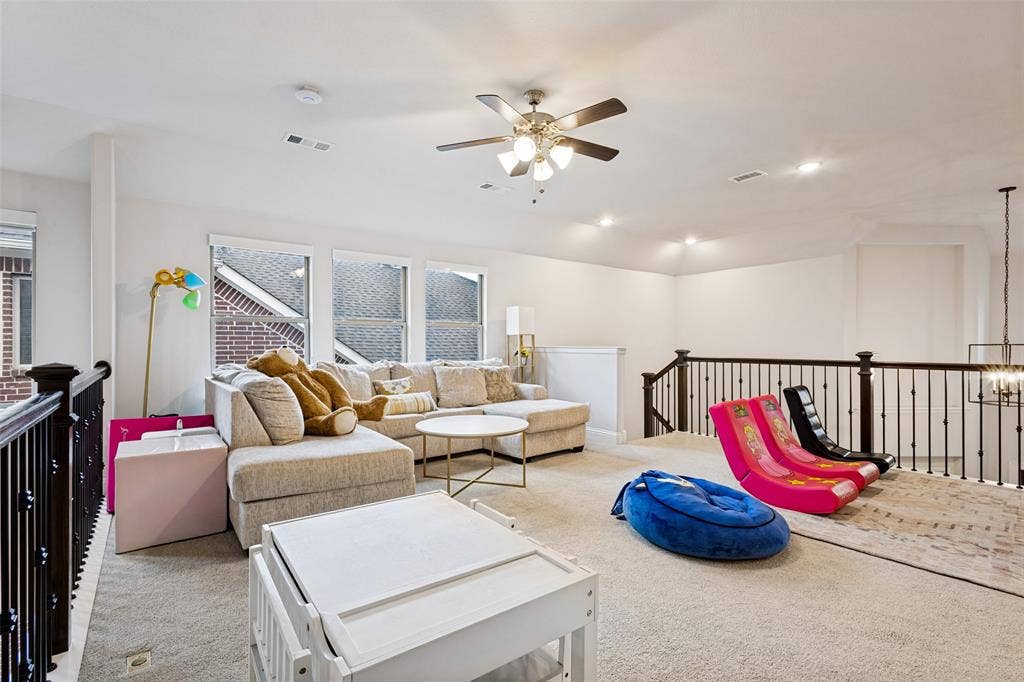 912 Lady Bird Drive, McKinney, TX 75071 Game room space