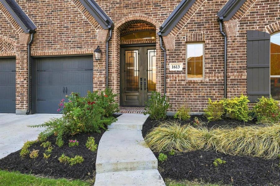 Property photo for 1613 Chicot Lane, Van Alstyne, TX