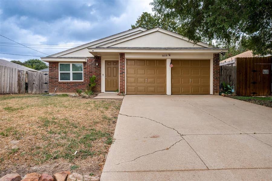 Property photo for 5819 Santa Fe Drive, Arlington, TX