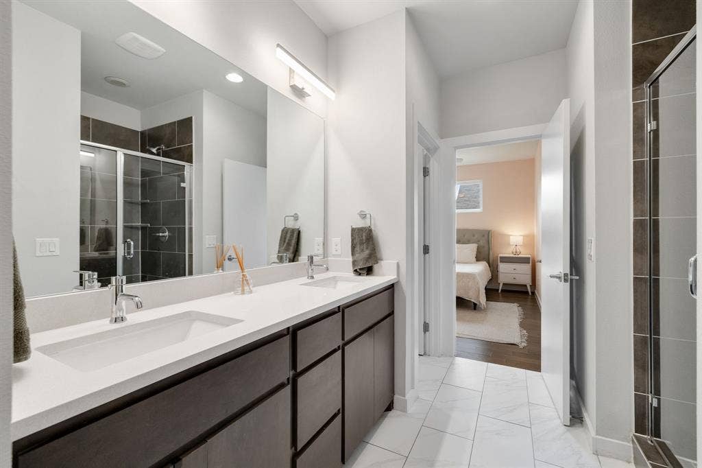 6542 E Lovers Lane, Dallas, TX 75214