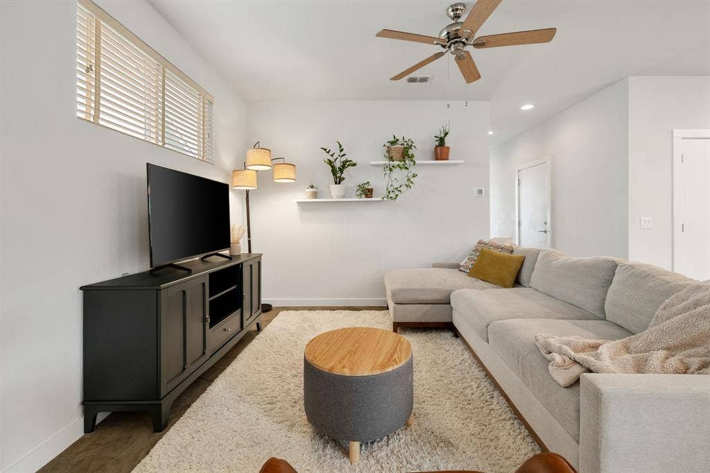 6542 E Lovers Lane, Dallas, TX 75214