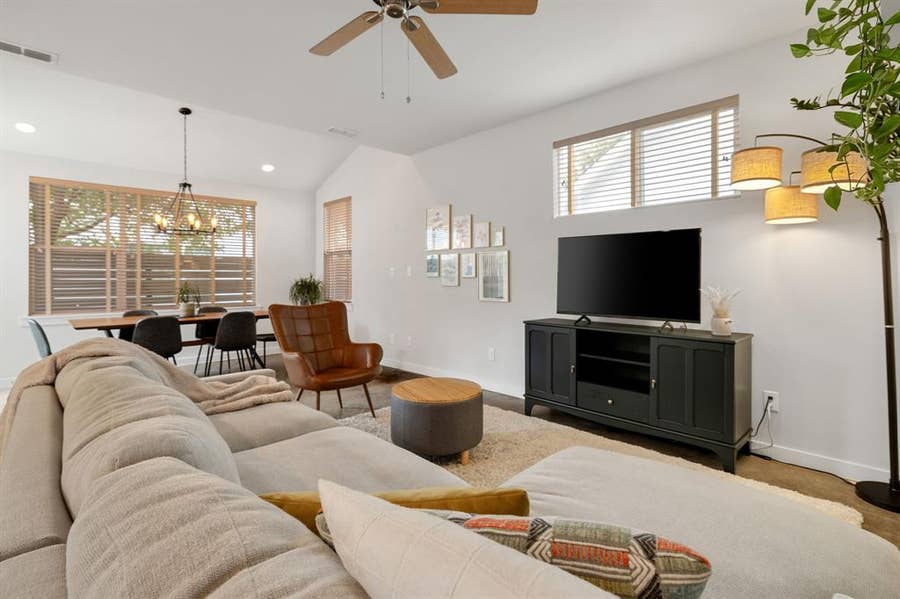 Property photo for 6542 E Lovers Lane, Dallas, TX