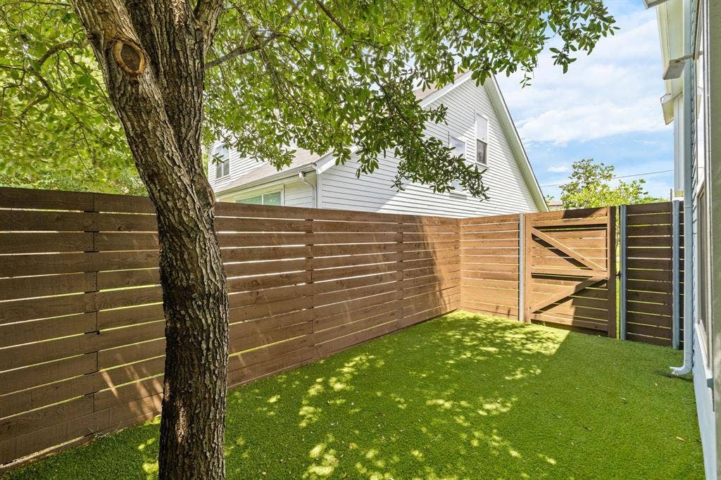 6542 E Lovers Lane, Dallas, TX 75214
