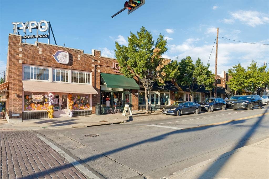 807 N Tyler Street, Dallas, TX 75208 TyPo District