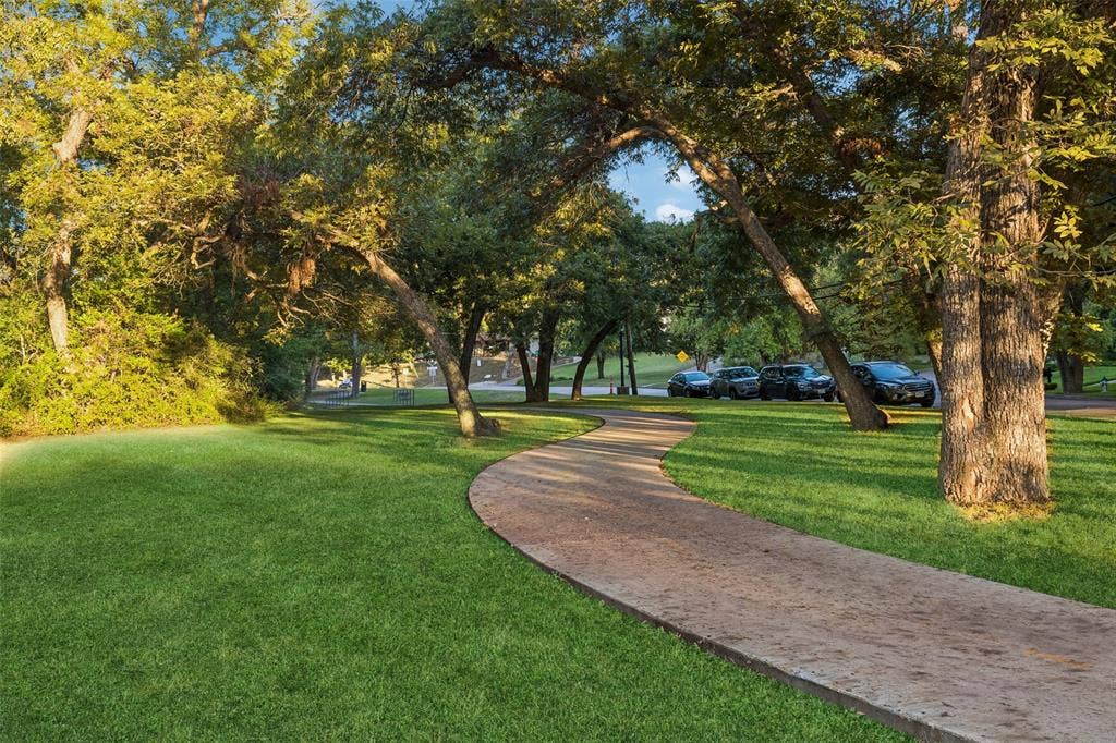 807 N Tyler Street, Dallas, TX 75208 Coombs Creek Trail