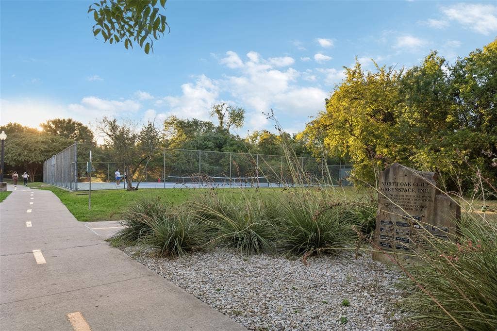 807 N Tyler Street, Dallas, TX 75208 Public Tennis Courts