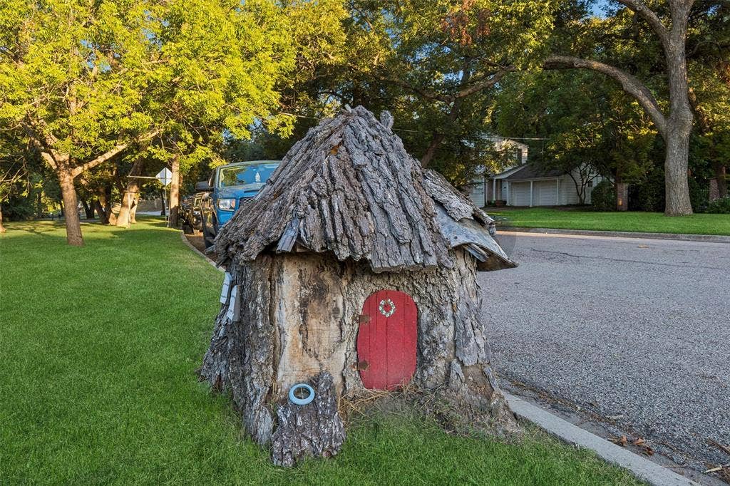 807 N Tyler Street, Dallas, TX 75208 The charm of Oak Cliff