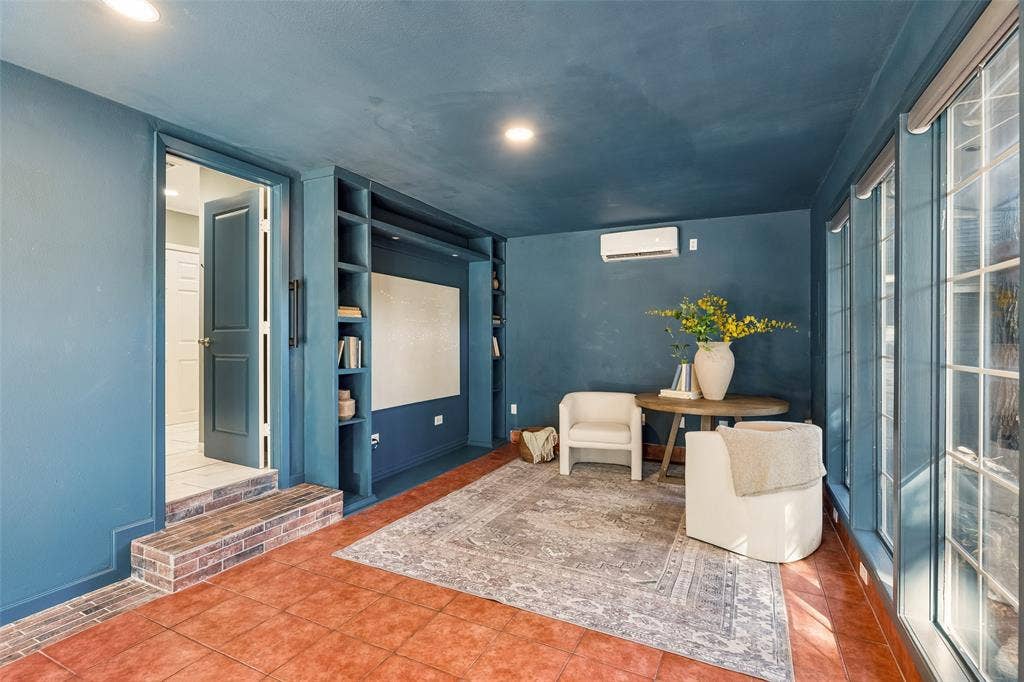 807 N Tyler Street, Dallas, TX 75208 807 N Tyler Street, Dallas, TX 75208