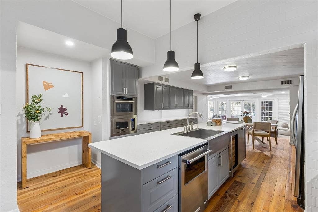 807 N Tyler Street, Dallas, TX 75208 807 N Tyler Street, Dallas, TX 75208