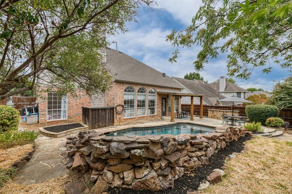 2148 Brookgate Drive, Grapevine, TX 76051 2148 Brookgate Drive, Grapevine, TX 76051