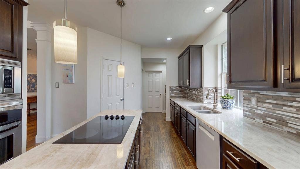 2148 Brookgate Drive, Grapevine, TX 76051 2148 Brookgate Drive, Grapevine, TX 76051
