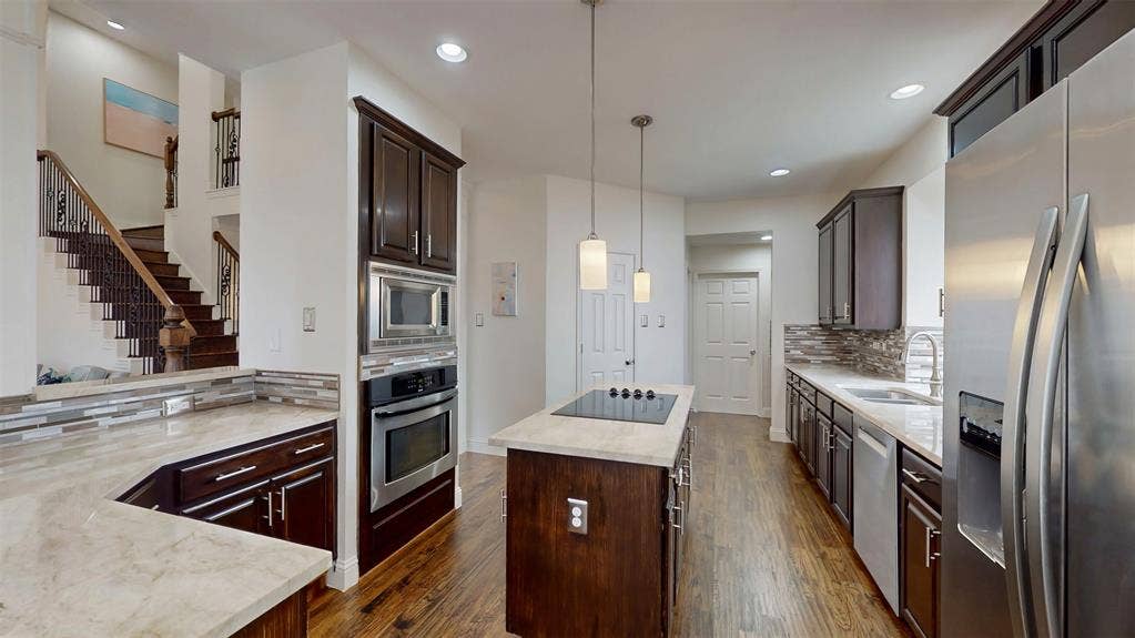 2148 Brookgate Drive, Grapevine, TX 76051 2148 Brookgate Drive, Grapevine, TX 76051