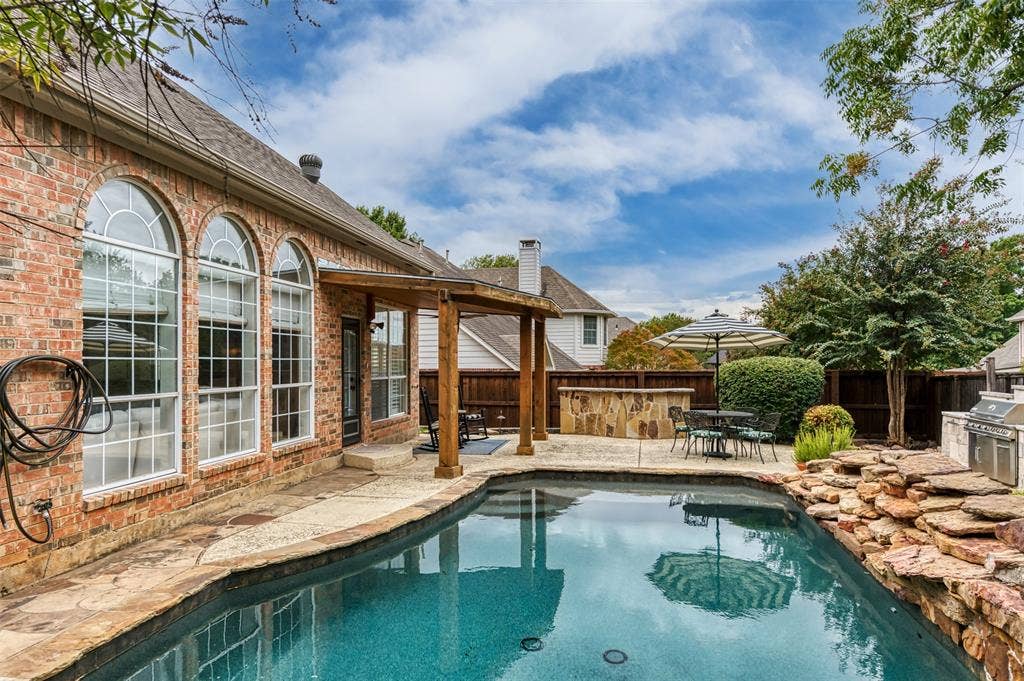 2148 Brookgate Drive, Grapevine, TX 76051 2148 Brookgate Drive, Grapevine, TX 76051
