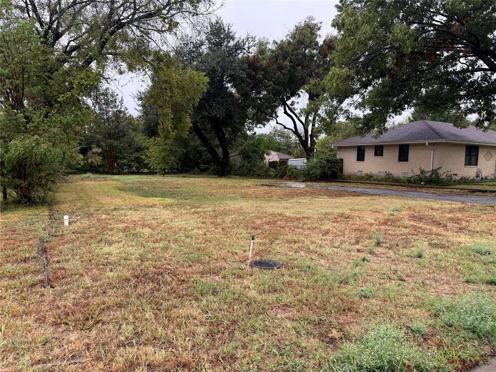 1405 N Graves Street, McKinney, TX 75069 1405 N Graves Street, McKinney, TX 75069