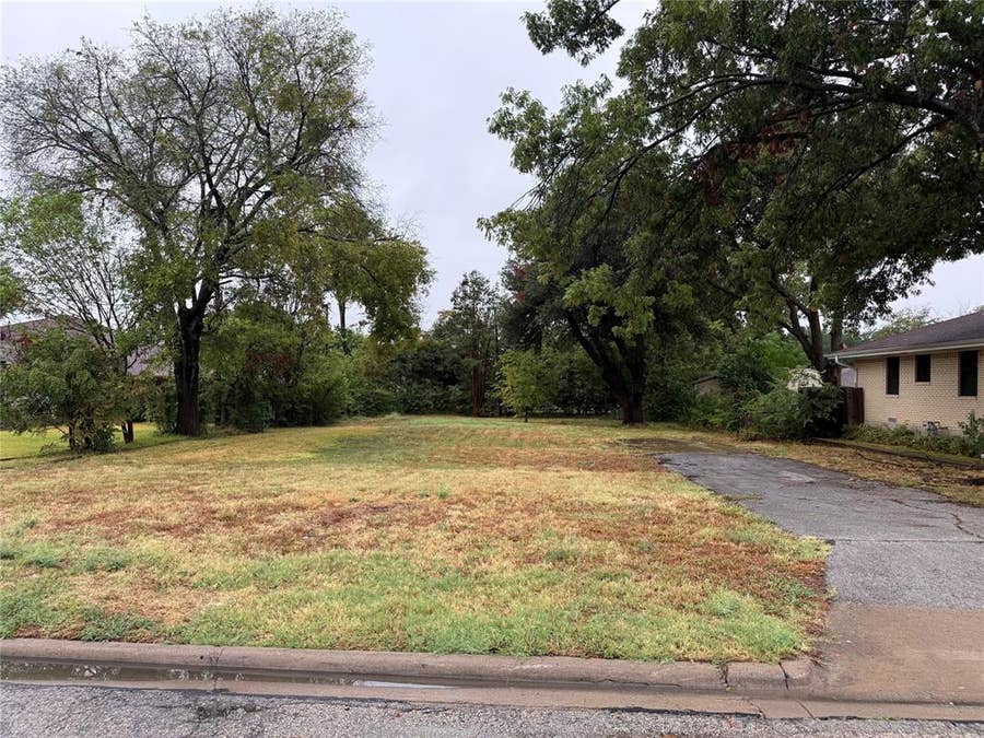 Property photo for 1405 N Graves Street, McKinney, TX