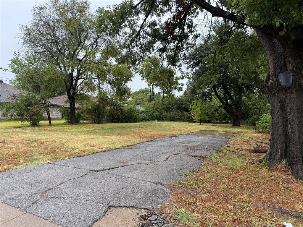 1405 N Graves Street, McKinney, TX 75069 1405 N Graves Street, McKinney, TX 75069