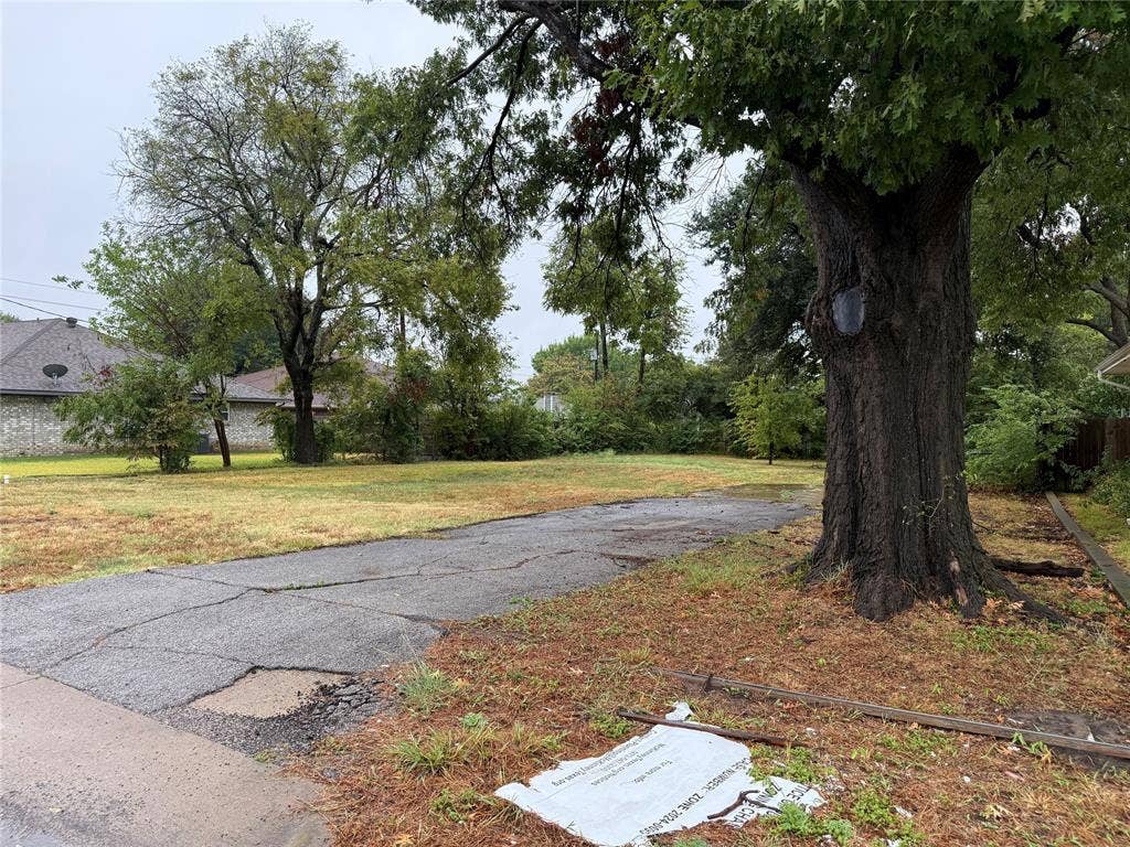 1405 N Graves Street, McKinney, TX 75069 1405 N Graves Street, McKinney, TX 75069