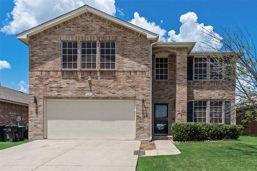 Property photo for 1629 Baxter Springs Drive, Fort Worth, TX