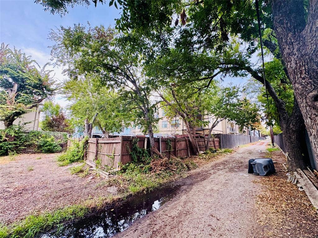 5108 Manett Street, Dallas, TX 75206 Dedicated rear alley access behind property gate.