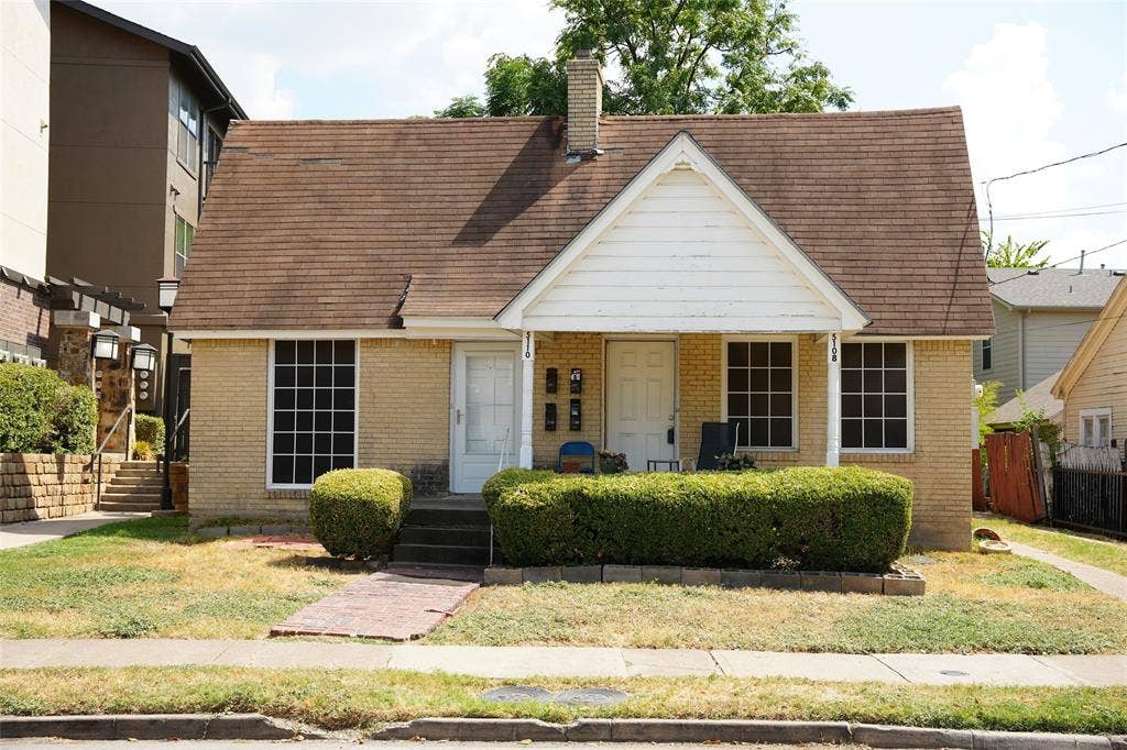 5108 Manett Street, Dallas, TX 75206 Street view of front duplex facade (5108 & 5110 Manett) with covered porch