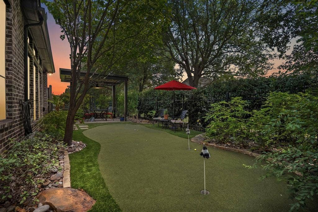 6009 Heron Bay Lane, McKinney, TX 75070 What a great way to relax and enjoy the evening.